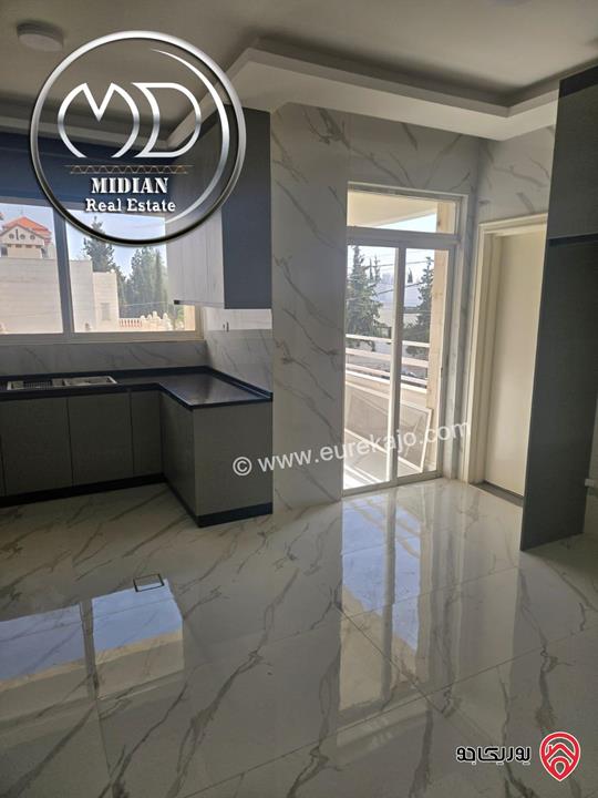 شقة فارغة للايجار في عمان - الرابية مساحة 215م 4 نوم طابق اول تشطيبات سوبر ديلوكس بسعر مميز