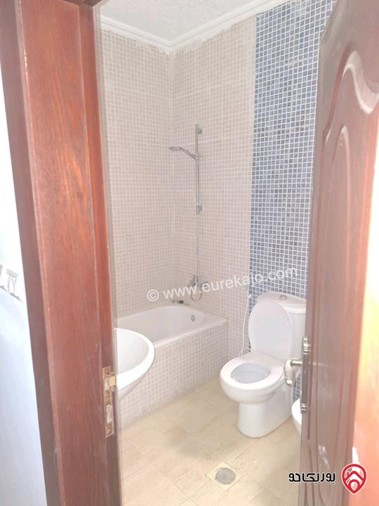 شقة طابق أول مساحة 235 متر شقة للايجار في عمان - شفا بدران (مقابل أكاديمية الفيحاء) مناسبة جدا لطلاب الخليج