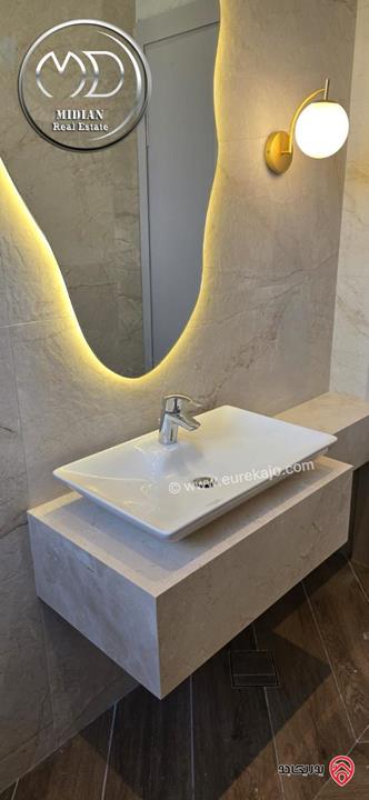 رووف طابقي فارغ للايجار في عمان - أجمل مواقع ام السماق مساحة 500م مع تراسات تشطيبات ديكورات عصرية فاخرة اطلالة رائعة