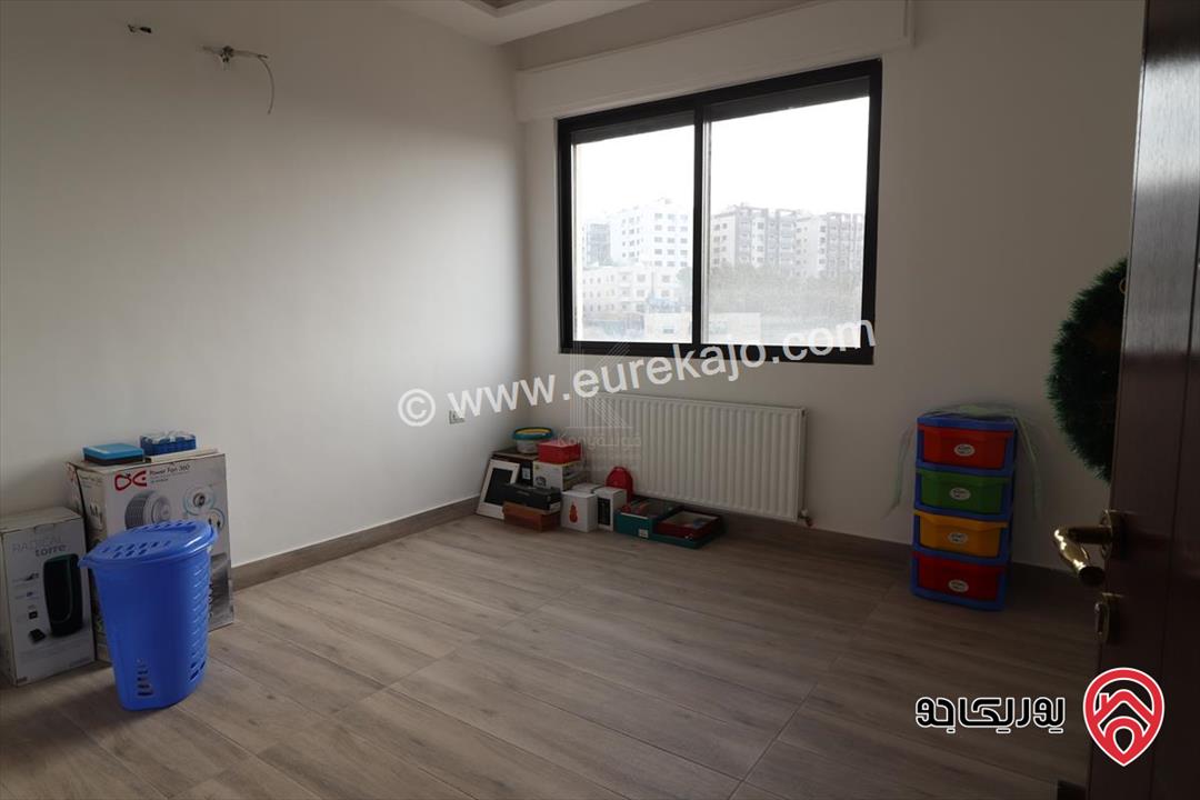 شقة طابقية جديدة فاخرة مساحة 227م للبيع في عمان - خلدا