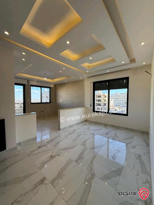 شقة سوبر ديلوكس طابق ثالث دوبلكس مساحة 250م للبيع في عمان - الجبيهة 