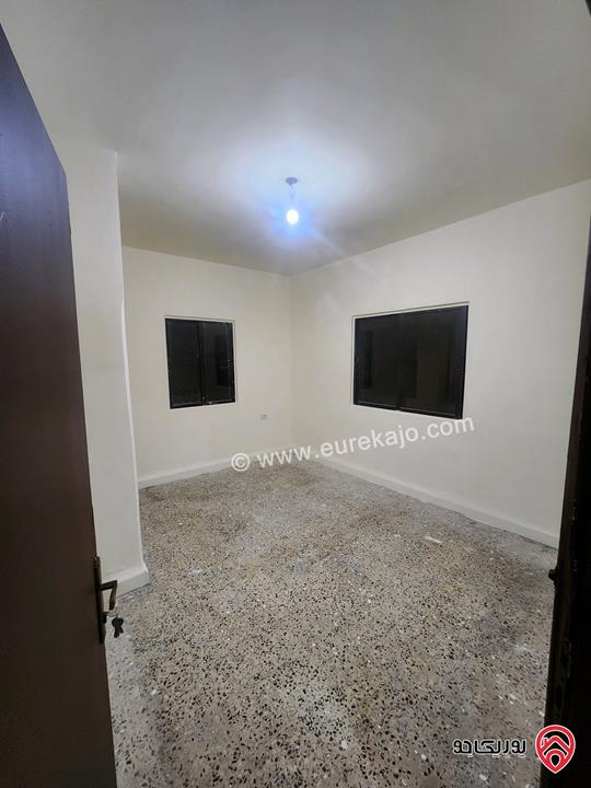 شقة طابق ثالث مساحة 130م داخلي و ترس 60م للبيع في عمان - ضاحية الحاج حسن 