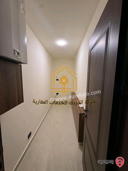 شقة جديدة لم تسكن مساحة 230م داخلي و 250م خارجي للايجار في عمان - الجبيهة 