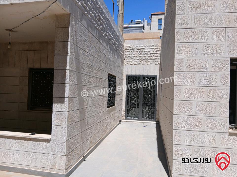 فيلا مساحة 480م على أرض 740م للبيع في عمان - الذراع الغربي 