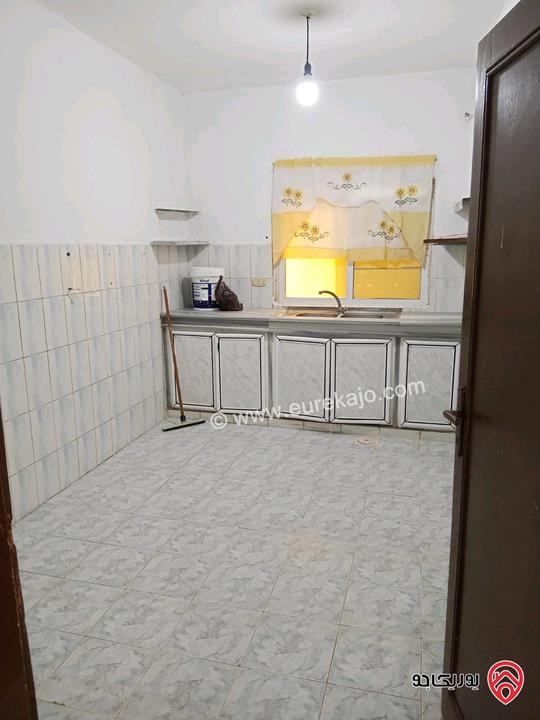 شقة طابق اول فني مساحة 129م للبيع في إربد حكما الحي السرقي