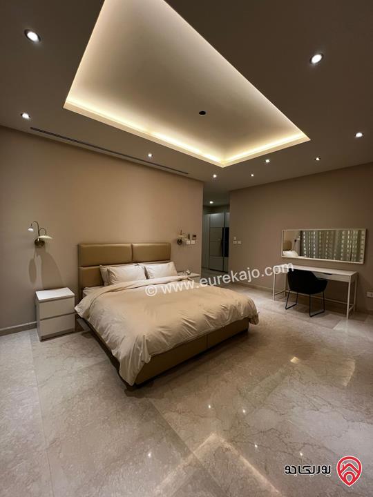 شقة فاخرة مفروشة أرضية مساحة 150م داخلي و 30م خارجي للإيجار في عمان - خلدا