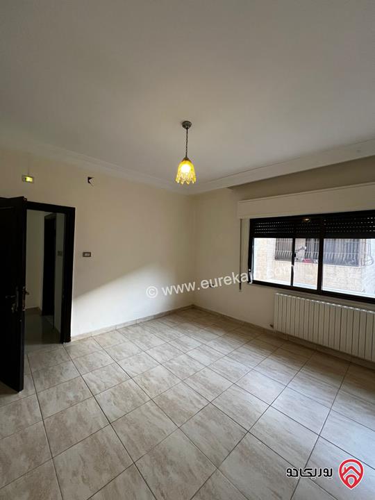 شقة مميزة طابق أول مساحة 180م للايجار في عمان - الرابية