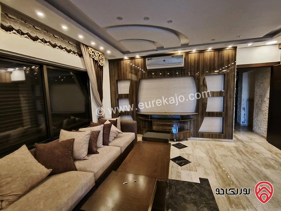 شقة سوبر ديلوكس أرضية مساحة 240م داخلي و 250م خارجي للايجار مفروشة في عمان - مرج الحمام
