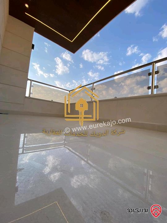 شقة طابق ثالث دوبلكس لم تسكن مساحة 215م للايجار في عمان - خلدا 