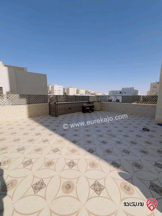 شقة فاخرة شبه أرضية مساحة 180م داخلي و 200م خارجي للبيع في عمان - تلاع العلي