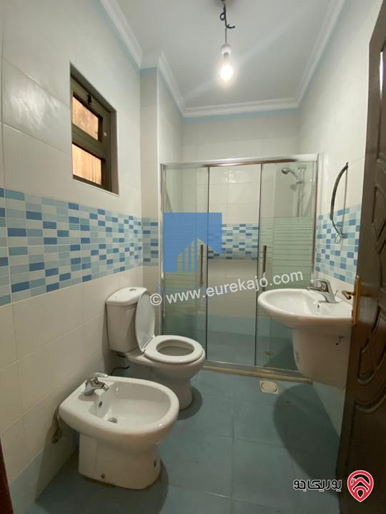 شقة طابق اول 180م تشطيب سوبر ديلوكس للبيع في عمان - الرابية