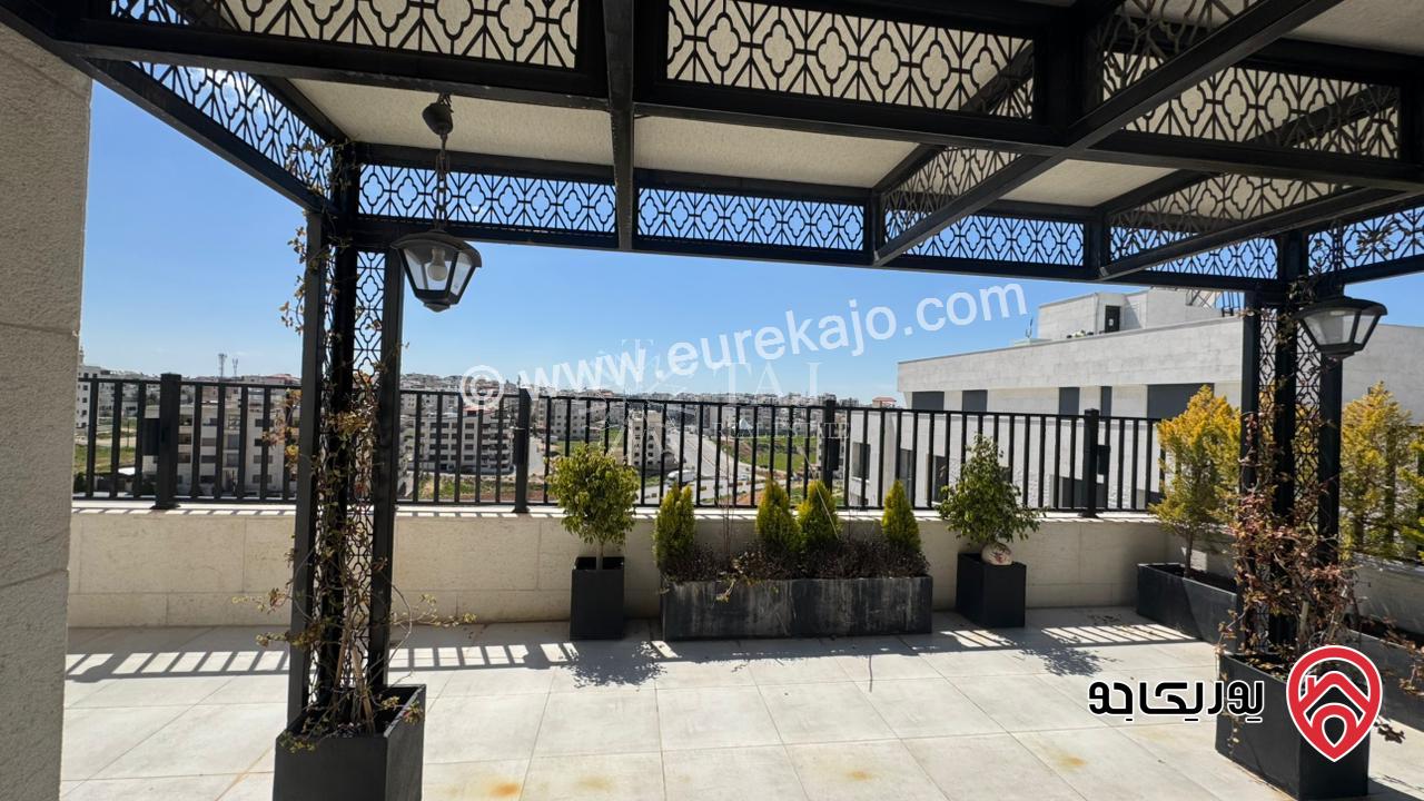 شقة فاخرة طابق أول مساحة 440م للبيع في عمان - رجم عميش