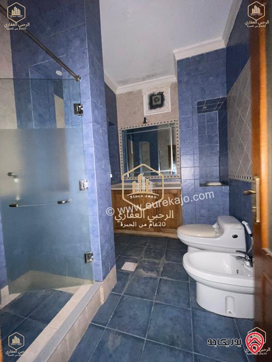 شقة أرضية مساحة 450م داخلي و 300م خارجي للايجار في عمان - الجاردنز