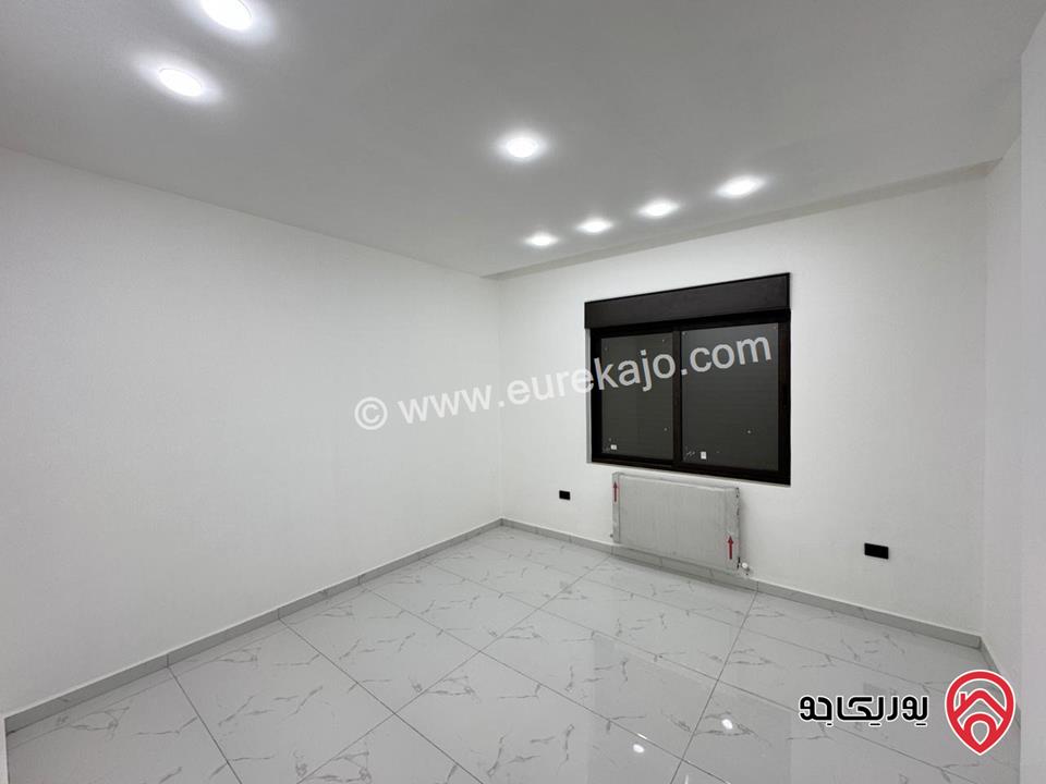 شقة طابق ثالث دوبلكس مساحة 212م مع تراس خارجي 40م للبيع في عمان - البنيات 