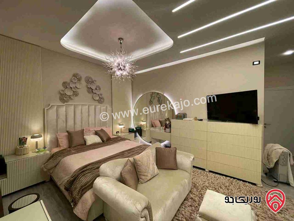شقة طابق ثالث دوبلكس مساحة 247م للبيع في عمان - أم السماق