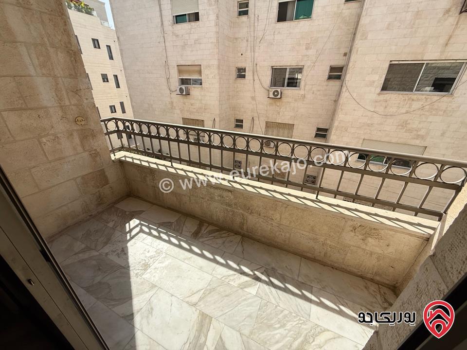 شقة مميزة مساحة 190م طابق ثاني للبيع في عمان - عبدون