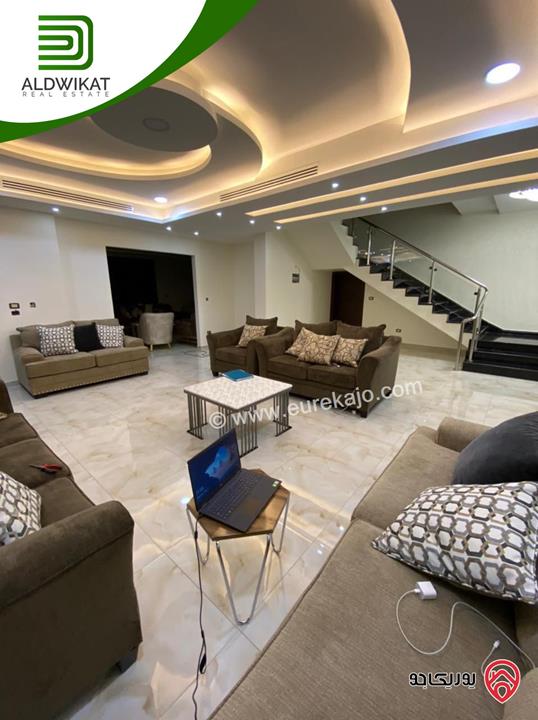 فيلا مستقلة للبيع في عمان - على طريق المطار / الغباشية مساحة البناء 1000م ومساحة الارض 1240م موقع مميز على شارعين