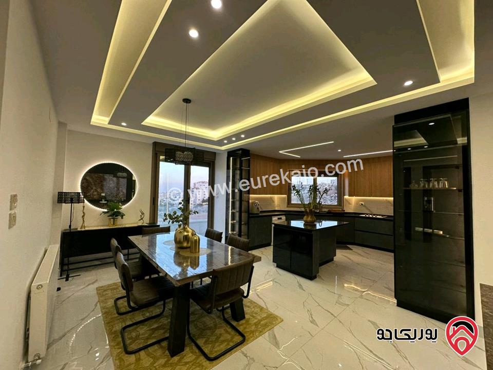 شقة فاخرة طابق ثالث مساحة 242م للايجار مفروشة في عمان - الجبيهة