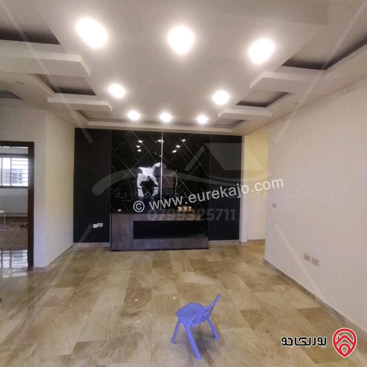 شقة فارغة طابق أرضي معلق مساحة 200م للايجار في عمان - أم السماق