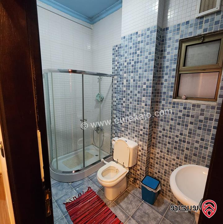 شقة فاخرة مفروشة طابق تسوية مساحة 260م للبيع في عمان - خلدا