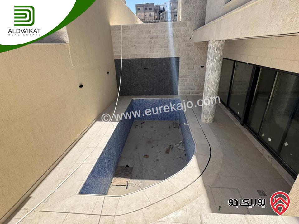 فيلا متلاصقة للبيع في عمان - عبدون مساحة الارض 400م ومساحة البناء 500م موقع مميز