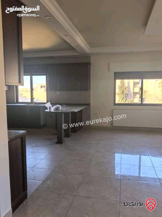 شقة فارغة مساحة 160م طابق ثالث للايجار في عمان - خلدا 