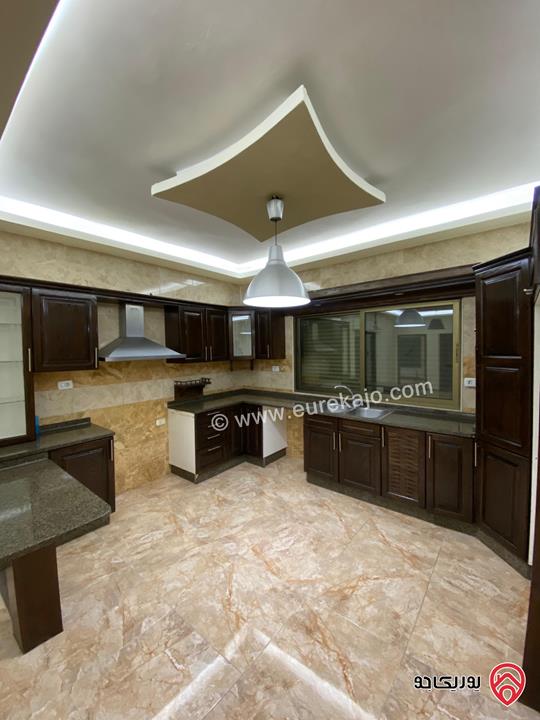 شقة مساحة 190م طابق ثالث للبيع في عمان - ضاحية الرشيد 