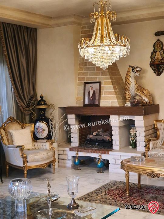 شقة طابقية فحمة طابق ثالث مساحة 303م للبيع في عمان - الكرسي مقابل مجمع الحسين للاعمال 