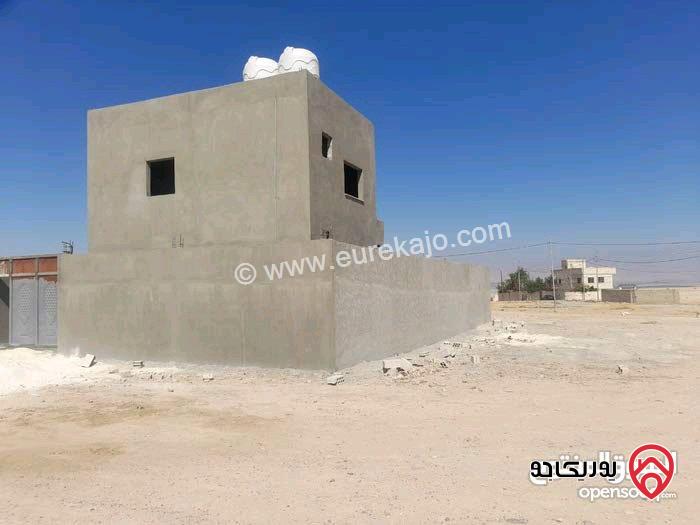 شاليه مساحة الأرض 306م والبناء 90م للبيع في البلقاء - بمنطقة الكرامة