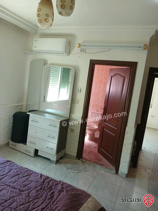 شقة مساحة 135م طابق اول للايجار فارغة او مفروشة في اربد