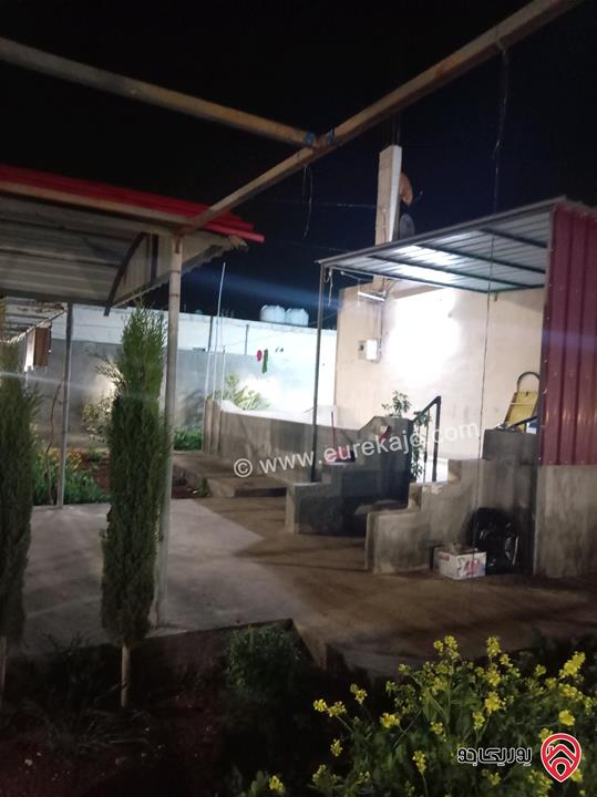 بيت مساحة 95م على أرض 500م للبيع في المفرق الغدير الاخضر