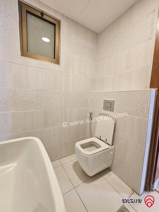 شقة سوبر ديلوكس جديدة - طابقية - مساحة 223م طابق أول للبيع في عمان - دير غبار