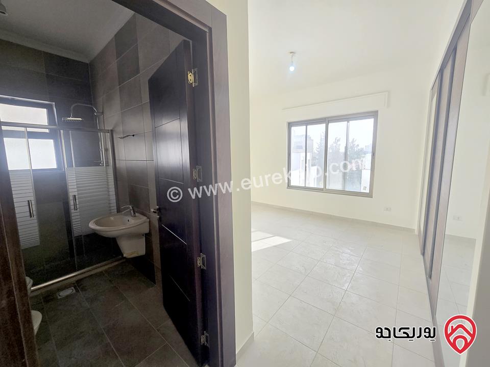 شقة فارغة جديدة مساحة 200 متر طابق ثاني للإيجار في عمان - ام اذينه 