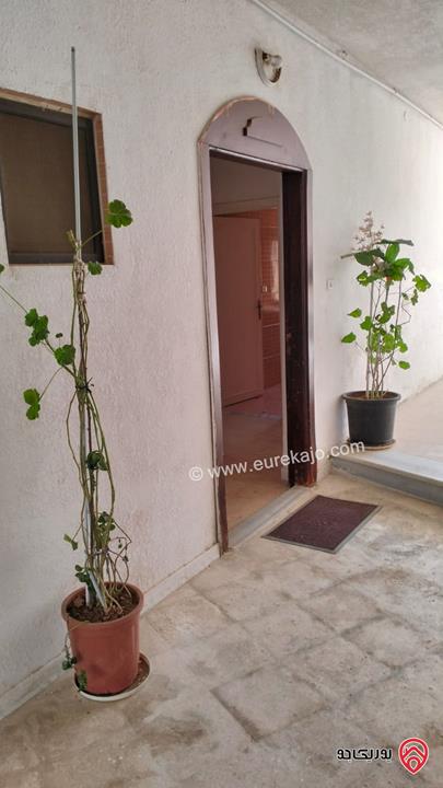 استديو / بنظام سويت طابق أول مساحة 100م (فارغ) مع بلكونه للايجار في عمان - تلاع العلي