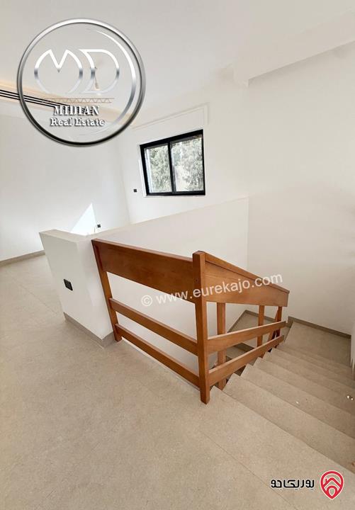 شقق ارضية دوبلكس للبيع في عمان - الكرسي مساحات 210م & 230م مع تراسات و حدائق تشطيبات عصرية فاخرة جديدة لم تسكن