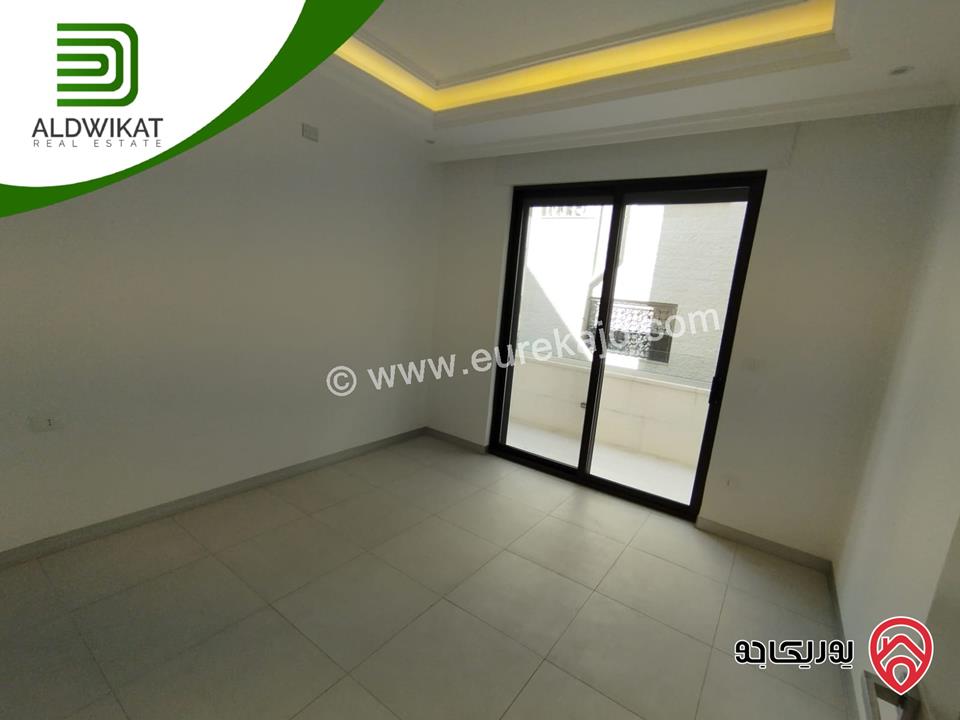 شقة دوبلكس طابق ارضي مساحة البناء 270م ومساحة الحديقة 120م ومساحة الترس 150م للبيع في عمان - ضاحية الامير راشد