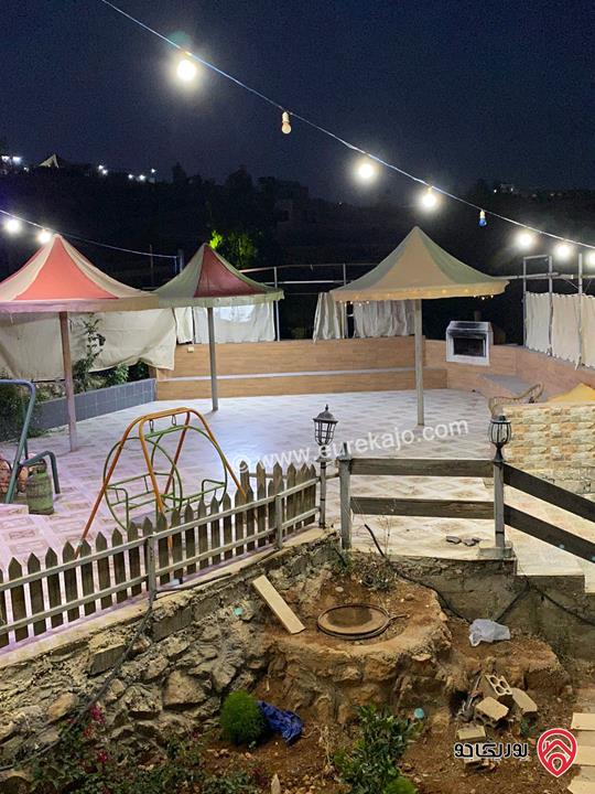 مزرعة مساحة الأرض 5 دونم و 150م عليها بناء 200م للبيع في المفرق