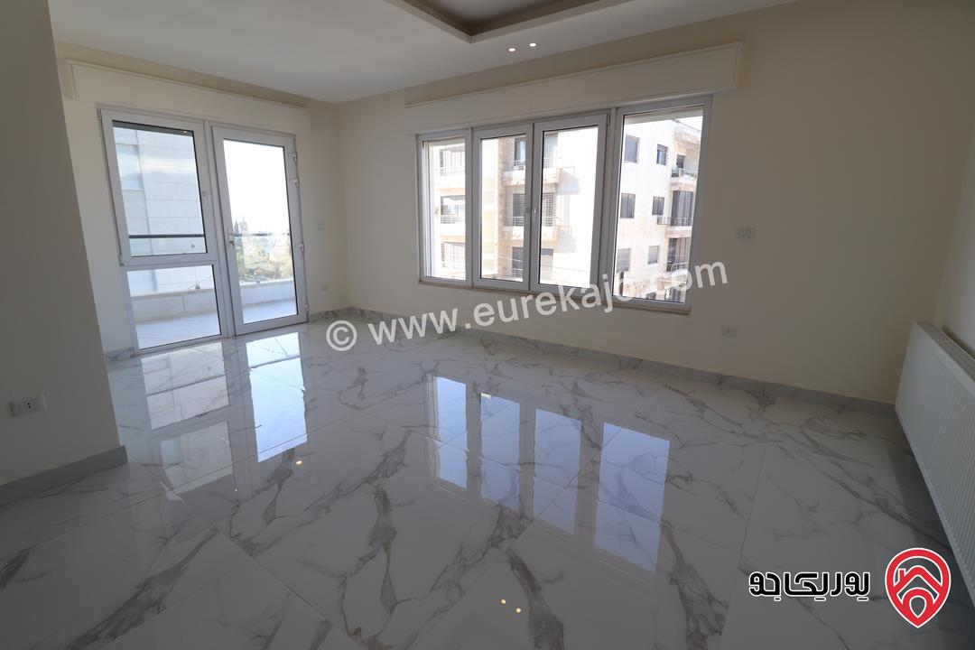 شقة جديدة طابق ثالث دوبلكس مساحة 173م للبيع في عمان - خلدا