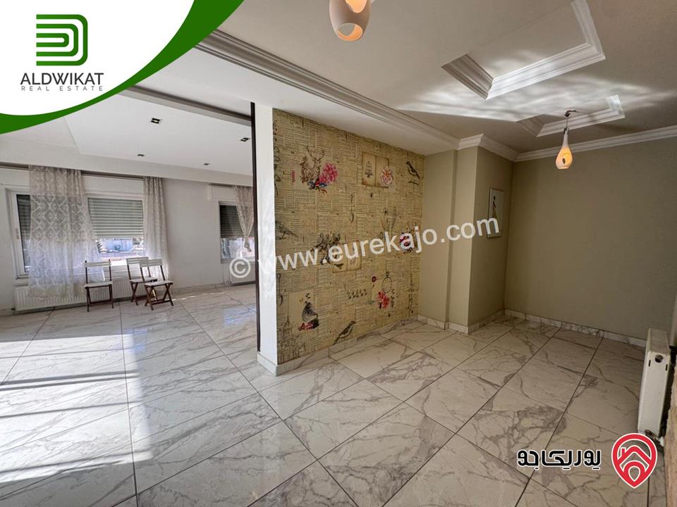 شقة طابق ثاني طابقية للبيع في عمان - دير غبار مساحة 265م ومساحة الترس 10م موقع اطلالة