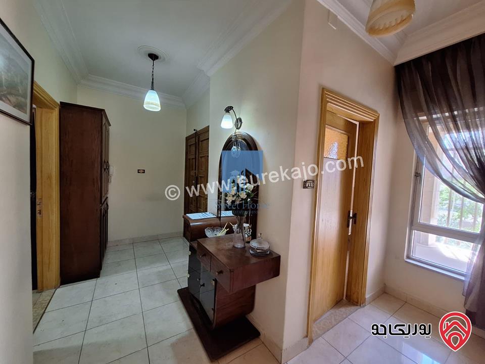 شقة طابقية طابق اول 250م للبيع في عمان - الصويفية