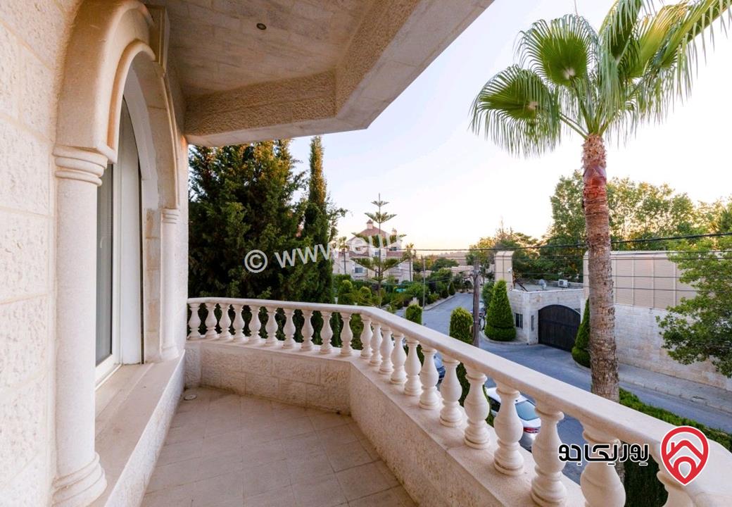 فيلا مساحة 981م على أرض 609م للبيع في عمان - دابوق قرب بوابة القصر