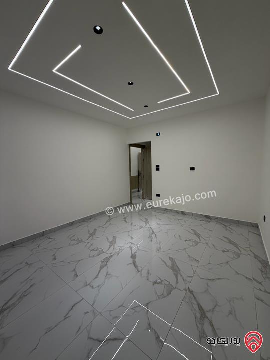 شقة شبه ارضي مساحة 160م مع ترس وحديقة 100م للبيع في عمان - البنيات 