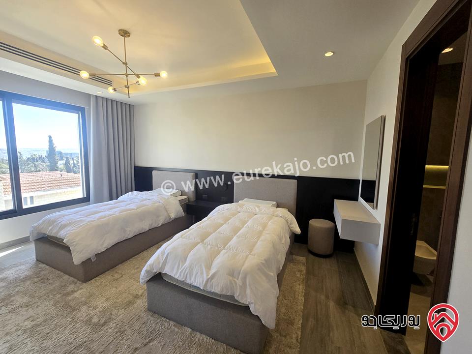 شقة مفروشة طابق ثالث دوبلكس مساحة 270م و للبيع في عمان - جبل عمان