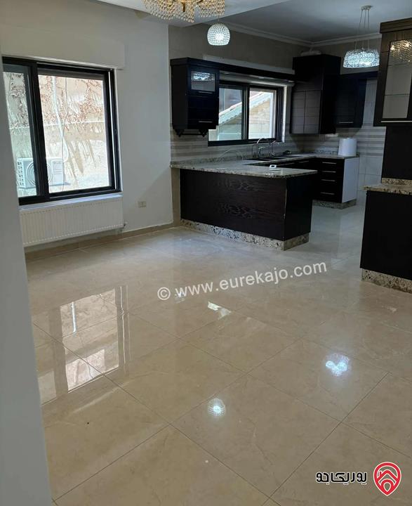 شقة أرضية مساحة 150م داخلي و 150م خارجي للبيع في عمان - حي الصحابة