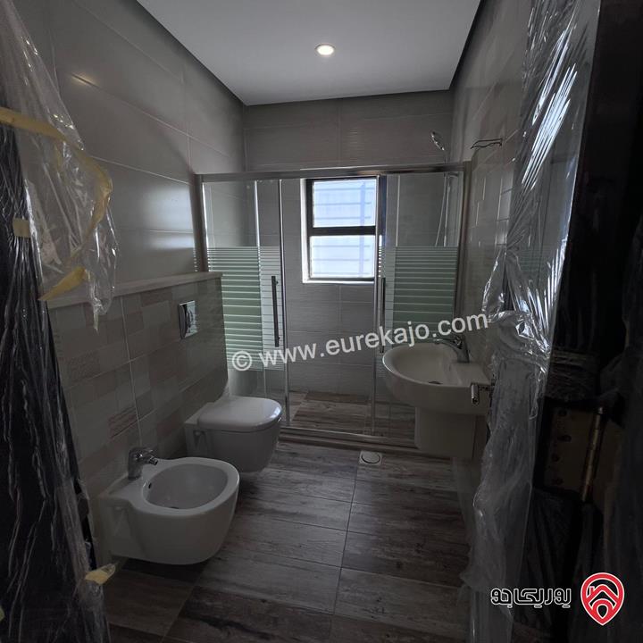 شقة شبه أرضية مساحة 188م داخلي و 165م خارجي للبيع في عمان - ضاحية النخيل