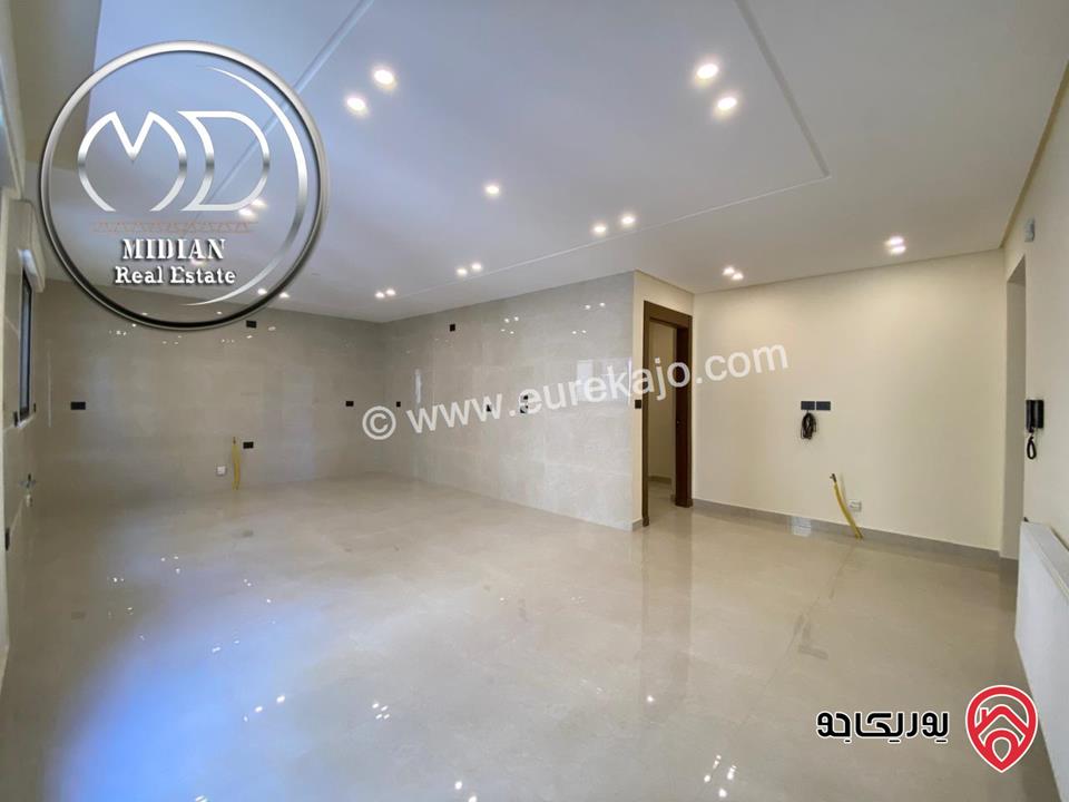 شقق جديدة للبيع في عمان - خلدا مساحات 220م 4 نوم تشطيبات و ديكورات عصرية فاخرة اطلالة جميلة بسعر مميز