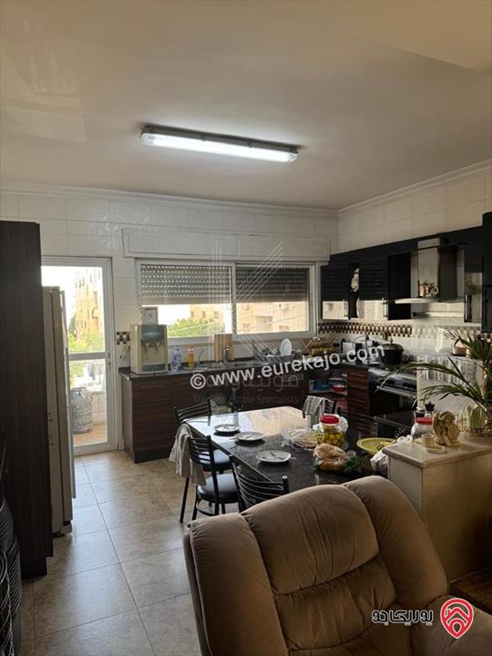 شقة مميزة مساحة 209م للبيع في عمان - حي الصحابة