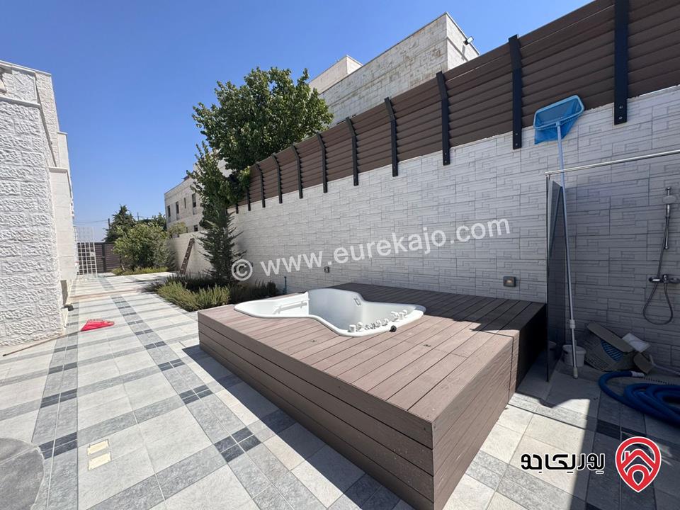 فيلا مستقلة للبيع في عمان - عبدون مساحة الارض 1350 م والبناء 1000م ، الحديقة 400م ، الترس 200م بالقرب من السفارة الامريكية موقع مميز 