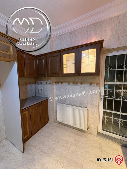 شقة فارغة للايجار في عمان - ضاحية الرشيد مساحة 170م طابق اول تشطيبات سوبر ديلوكس بسعر مميز جداً