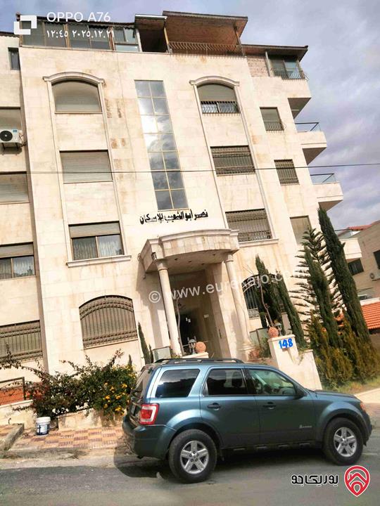 شقة طابق ثالث مساحة 190م مع روف 70م للبيع في عمان - ضاحية الرشيد 